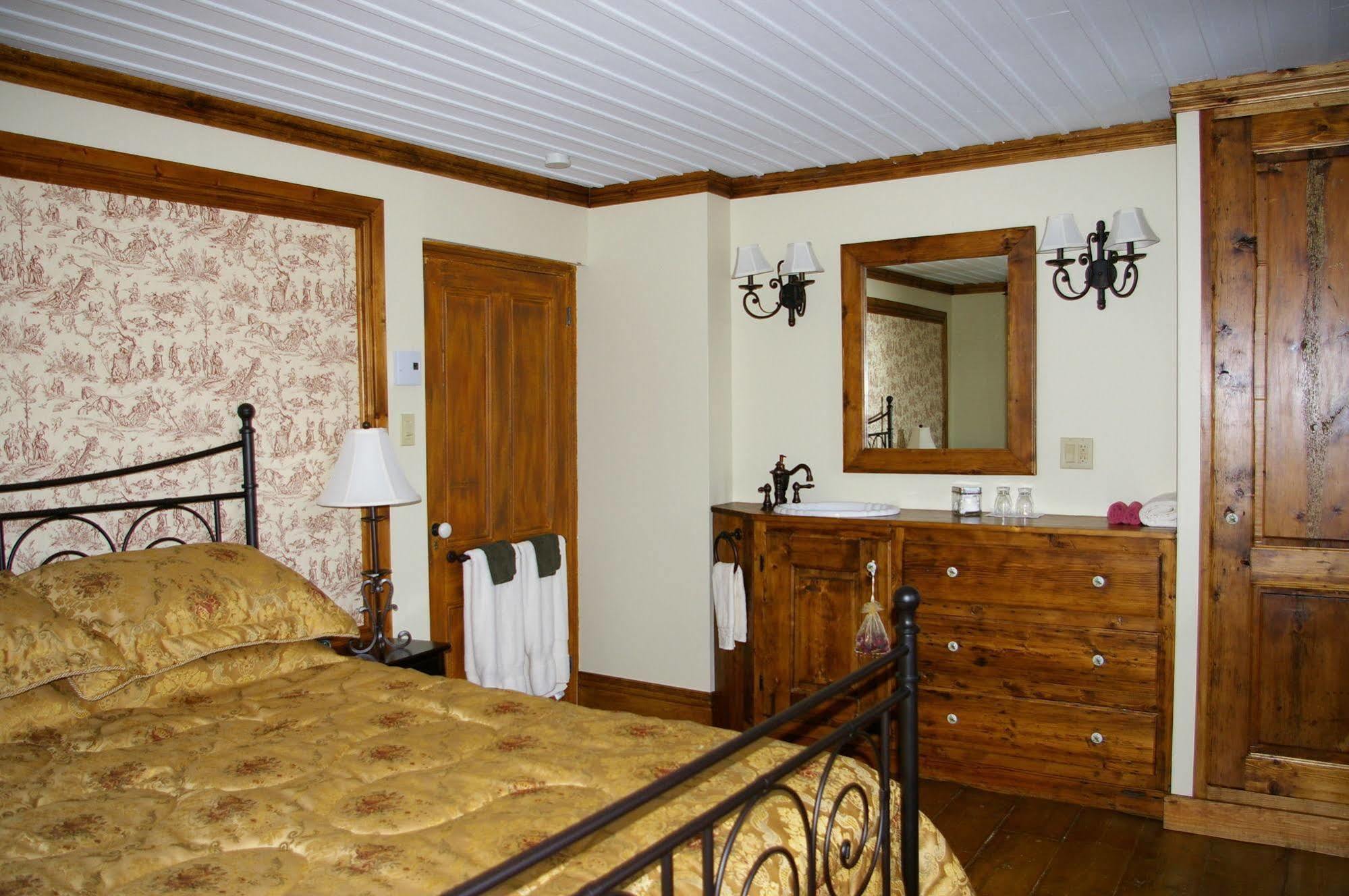 Auberge Du Maitre Forgeron 보프레 외부 사진