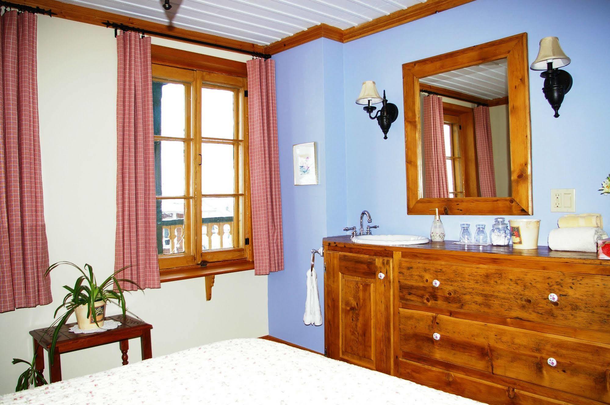 Auberge Du Maitre Forgeron 보프레 외부 사진